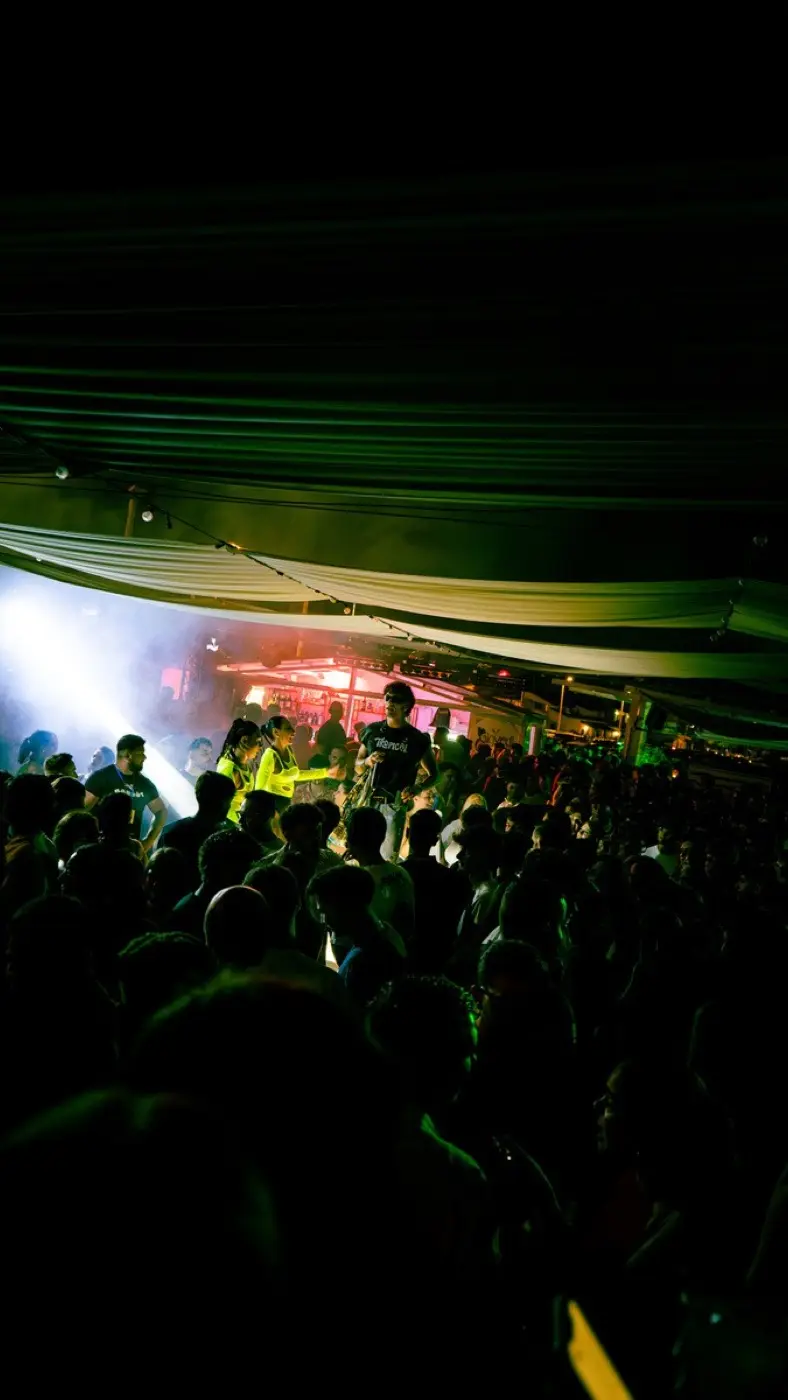 Tropical On Tour live